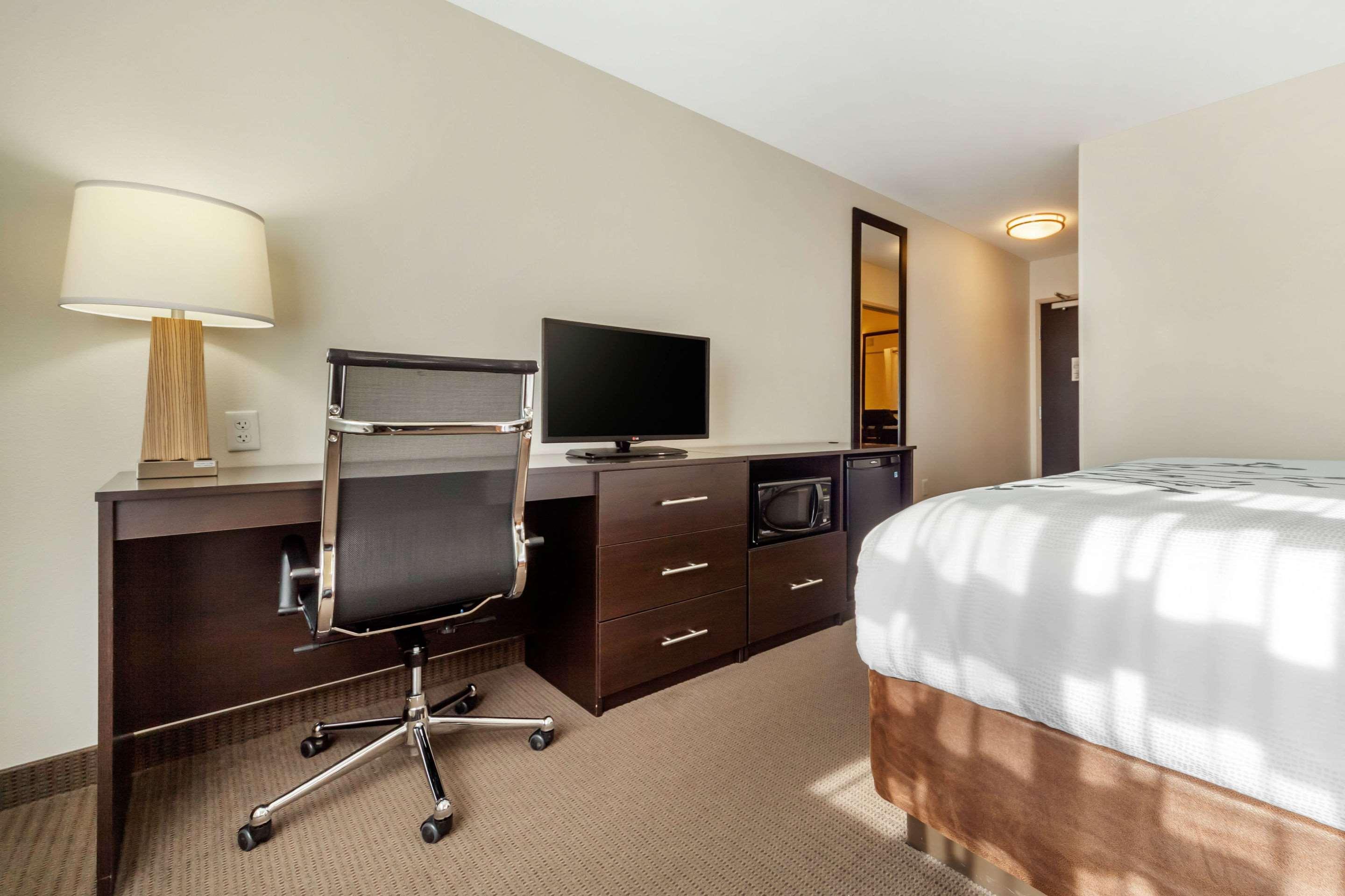 Sleep Inn & Suites Devils Lake Esterno foto