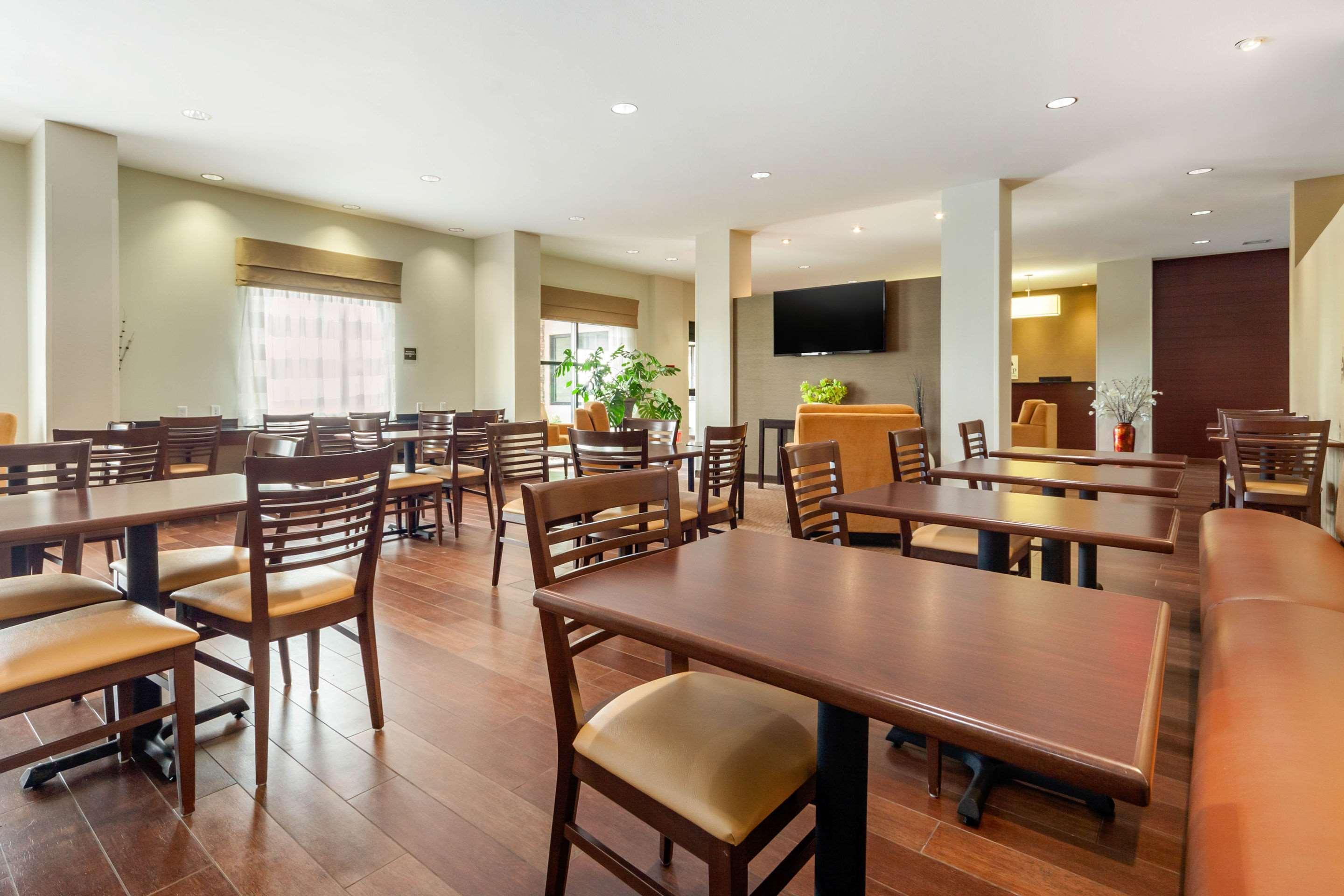 Sleep Inn & Suites Devils Lake Esterno foto