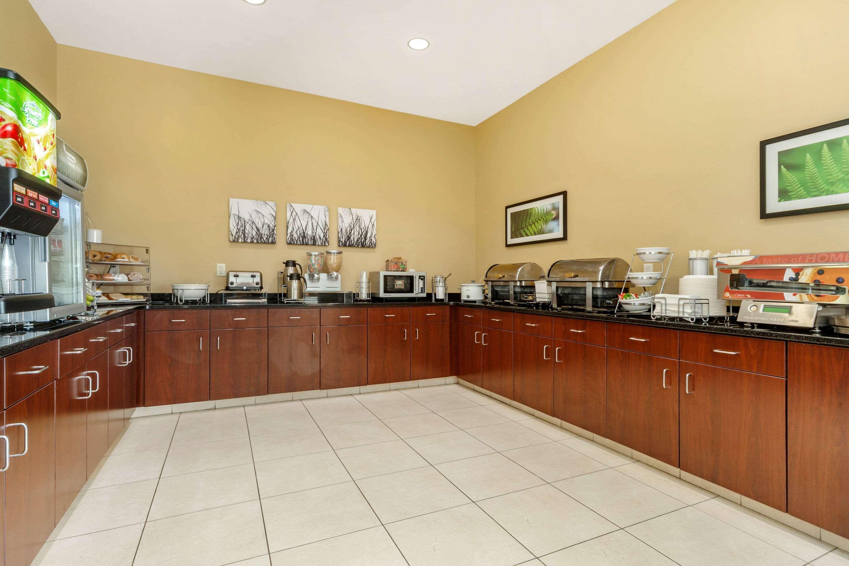Sleep Inn & Suites Devils Lake Esterno foto